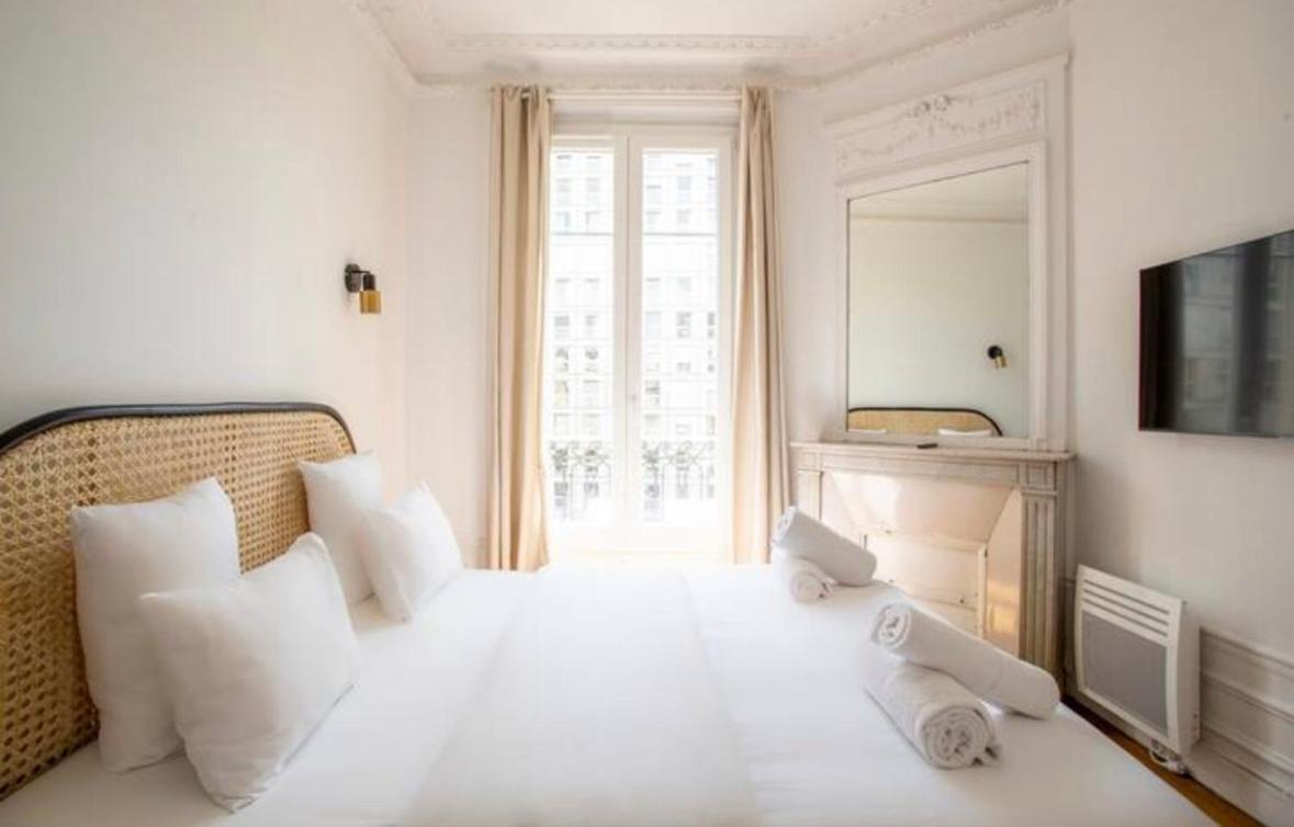 Luxury Suites Tour Eiffel Best View パリ エクステリア 写真